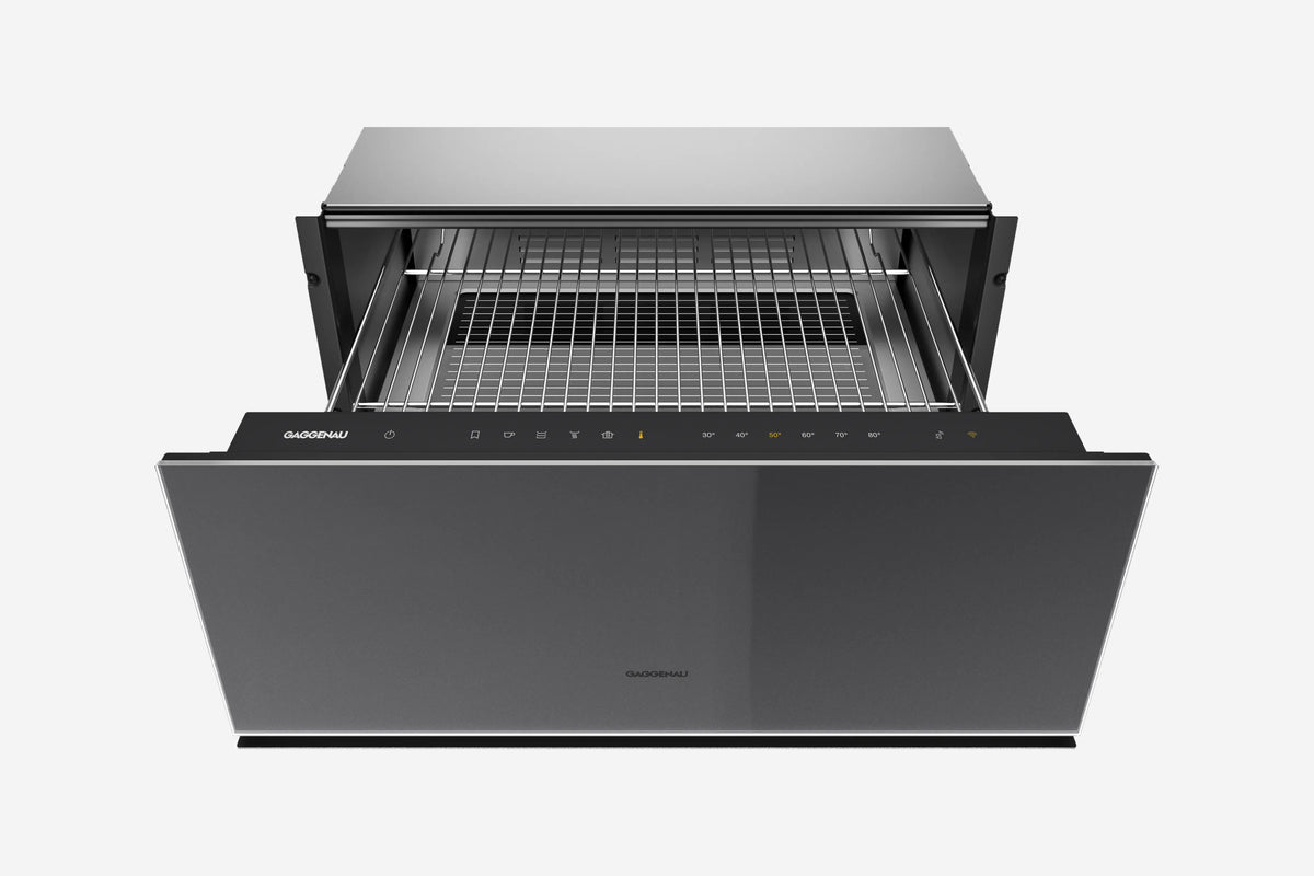 Gaggenau Minimalistic Series Warming Drawer GW252100 28cm in Gaggenau Onyx - hero product shot, closed onyx panel front view