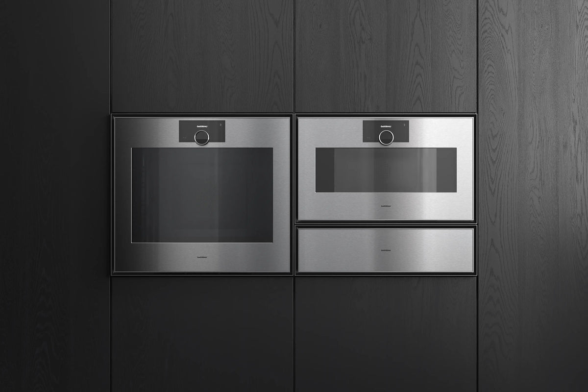 Gaggenau Expressive Series XL Warming Drawer GW483120 - drawer open showing large interior and rack