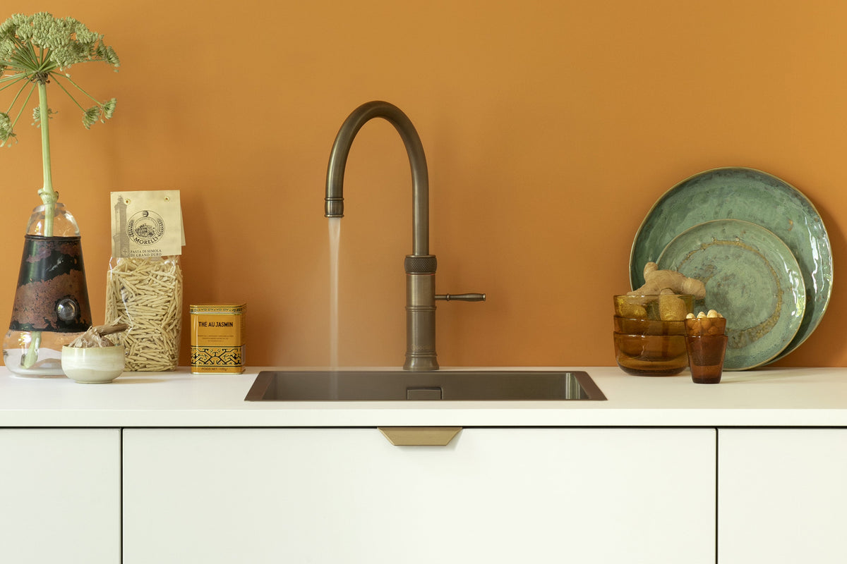 Quooker Classic Fusion round boiling water tap in patinated brass