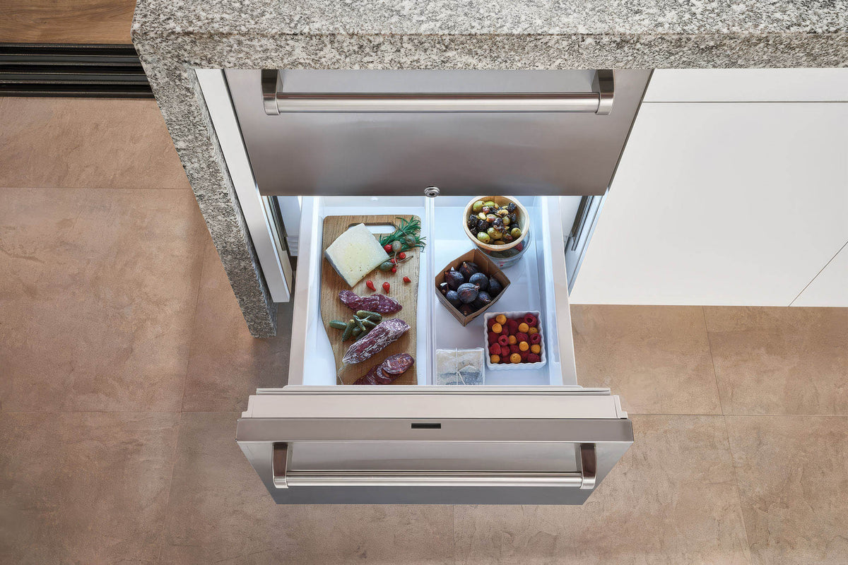 Sub-Zero Designer 61 cm under-counter indoor / outdoor fridge drawers