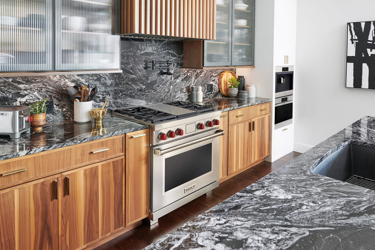 Wolf Dual Fuel 91 cm 6 burner range cooker