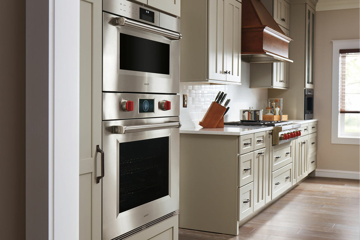 Wolf M Series Professional 76 cm oven