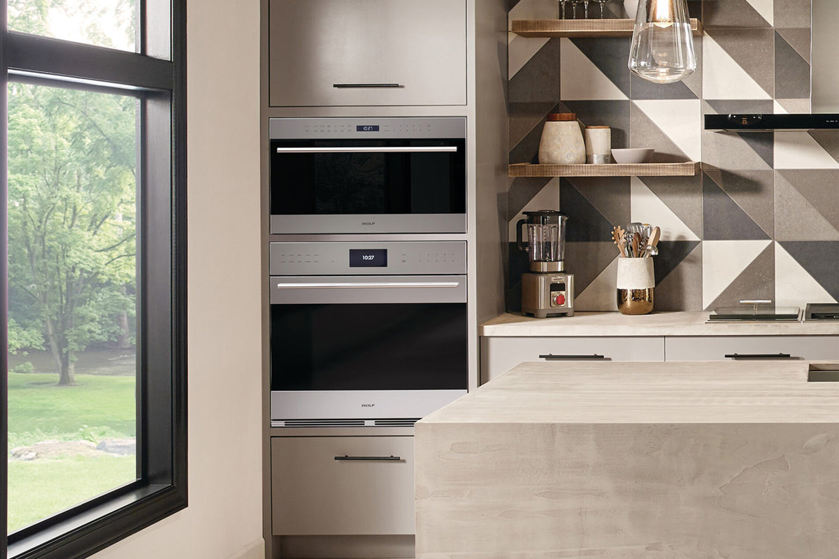 Wolf E Series Transitional 76 cm oven