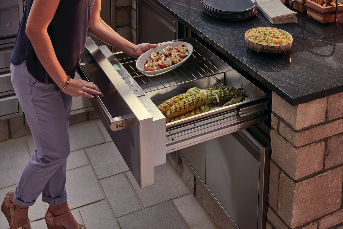 Wolf 76 cm warming drawer