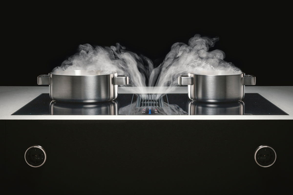 BORA Classic 2.0 Hyper Roaster Set CKA2HB - angled view showing roaster zone and extractor module