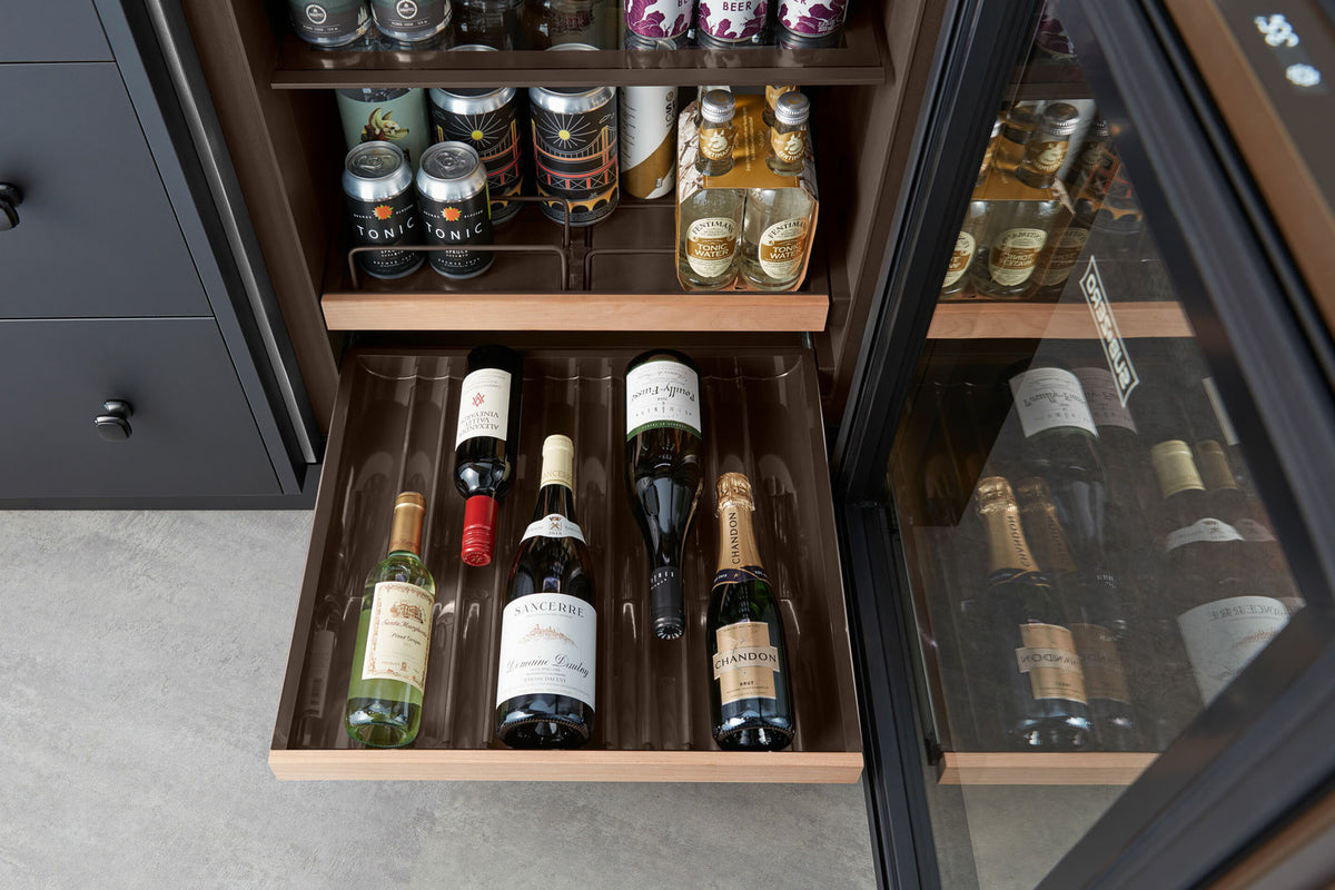 Sub-Zero Designer 61 cm under-counter beverage centre