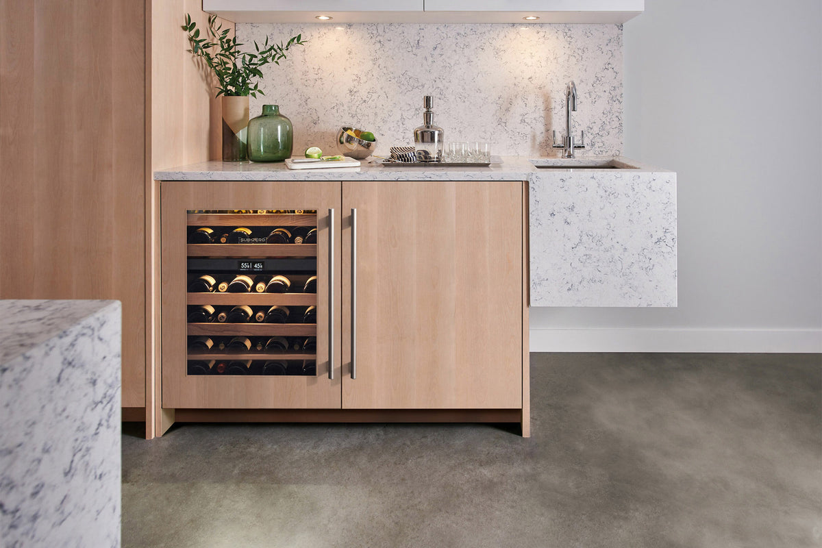 Sub-Zero Designer 61 cm under-counter fridge