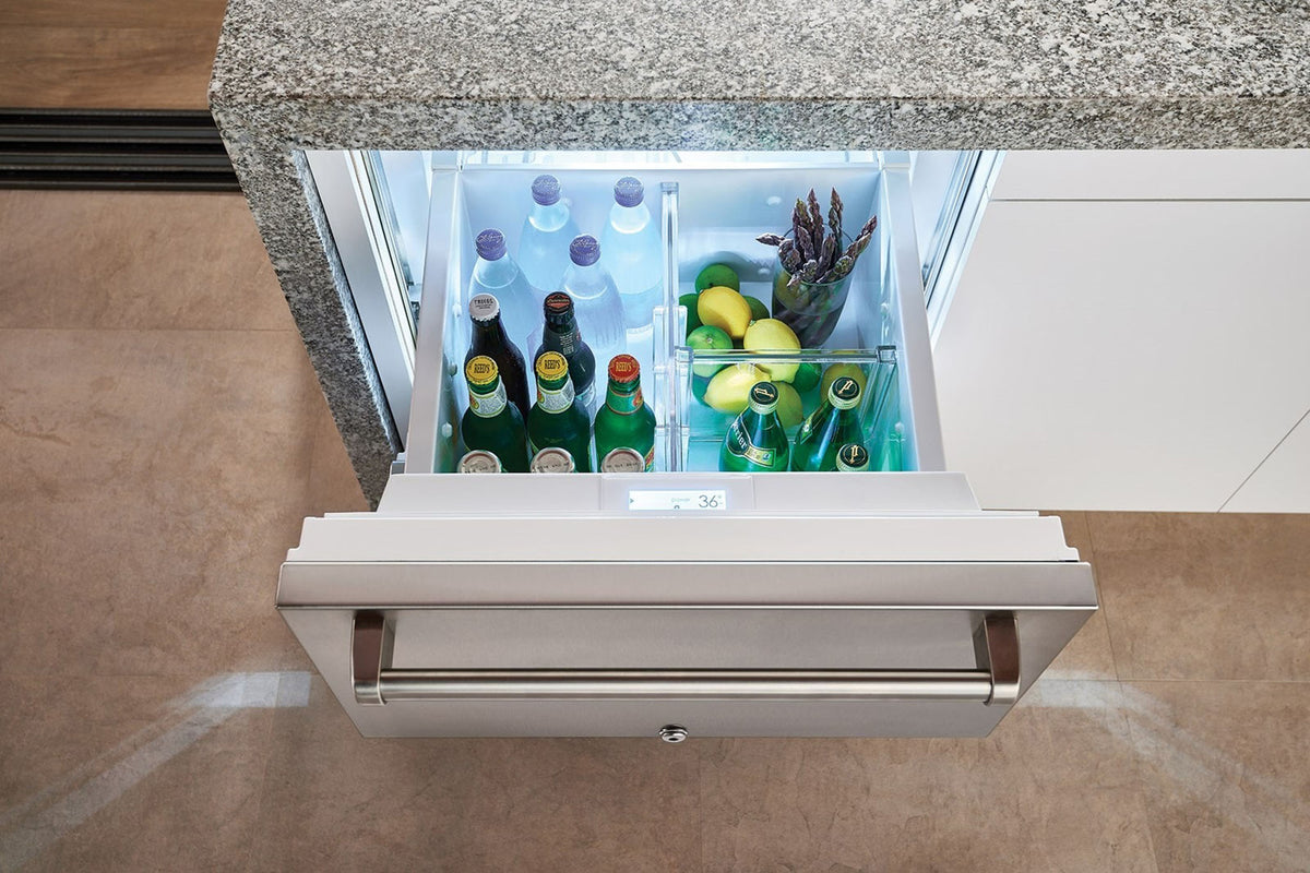 Sub-Zero Designer 61 cm under-counter indoor / outdoor fridge drawers