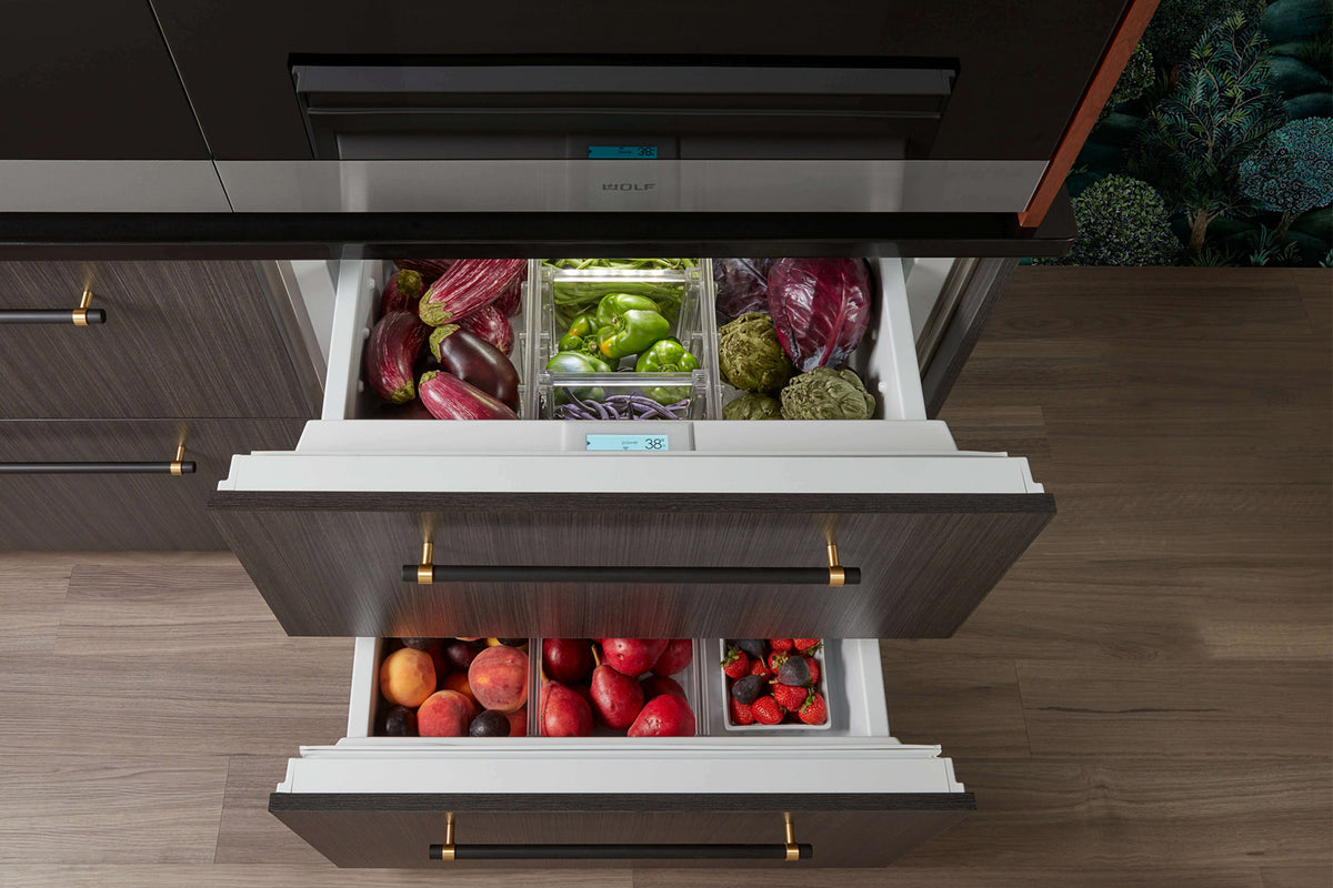 Sub-Zero Designer 76 cm under-counter fridge drawers