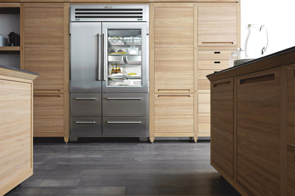 Sub-Zero Professional 122 cm fridge-freezer with glass door