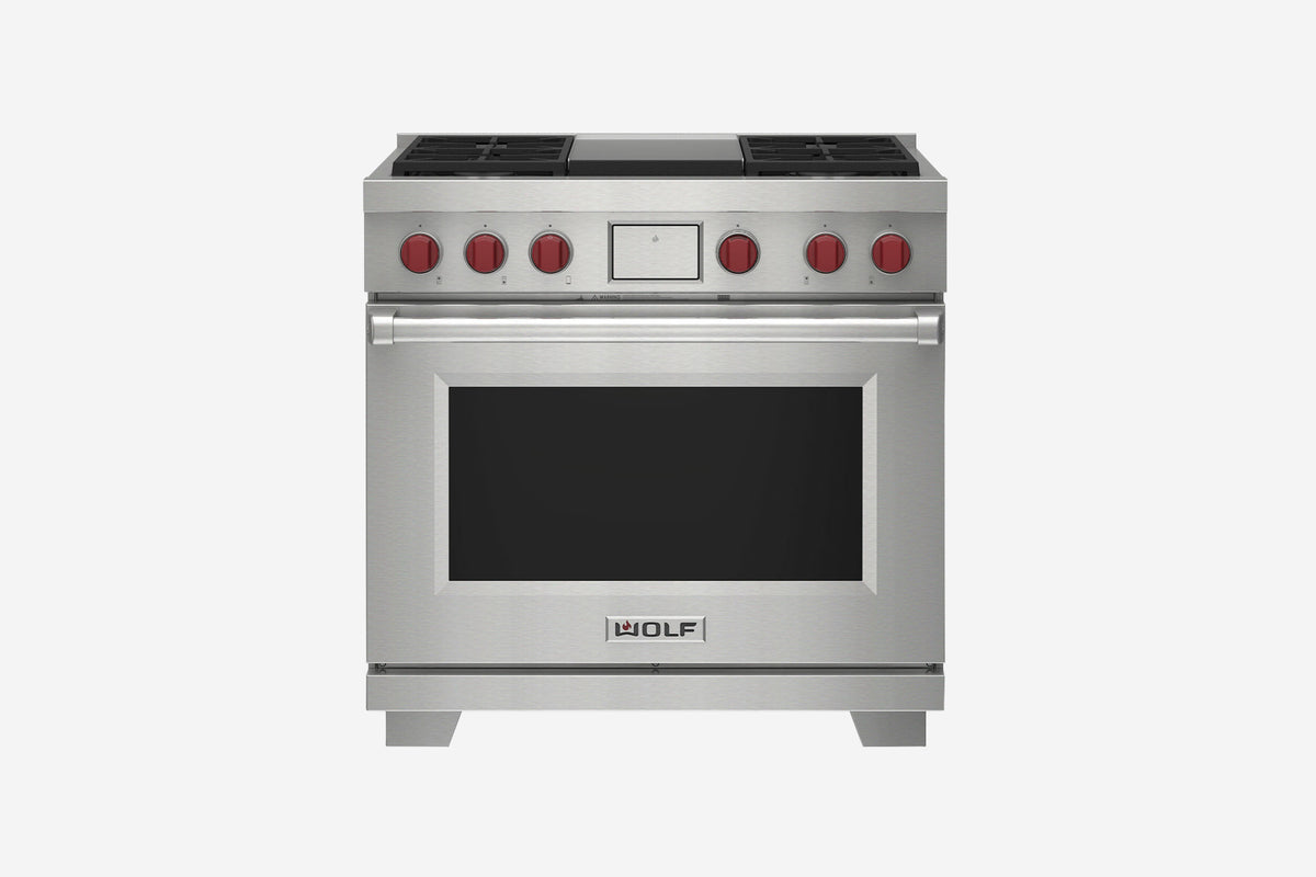 Wolf Dual Fuel 91 cm 4 burner & Teppanyaki range cooker
