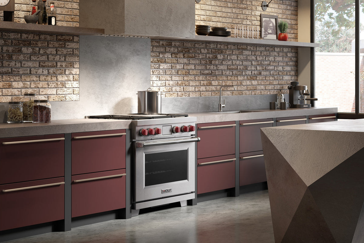 Wolf Dual Fuel 91 cm 4 burner & Teppanyaki range cooker