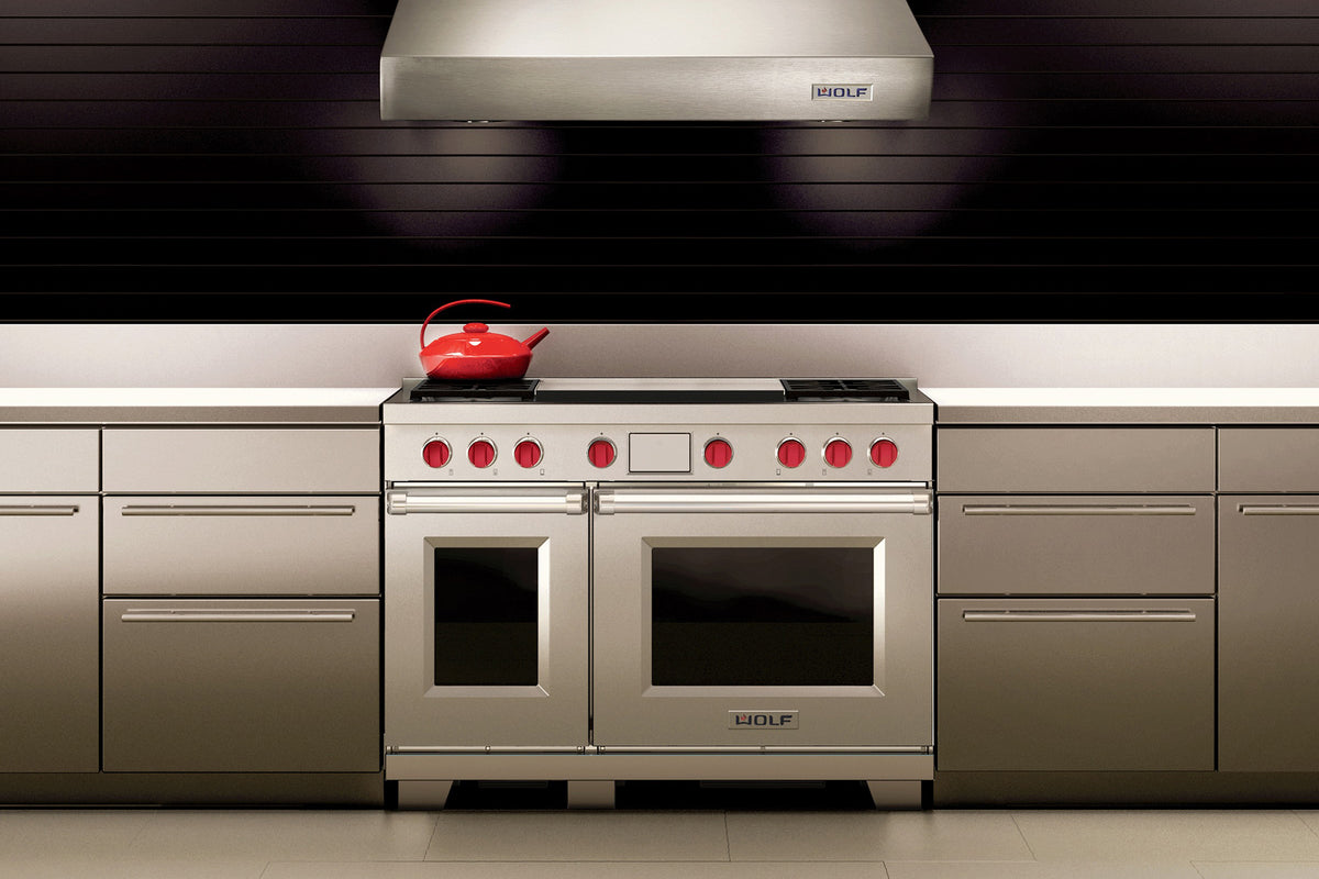Wolf Dual Fuel 122 cm 4 burner & double Teppanyaki range cooker