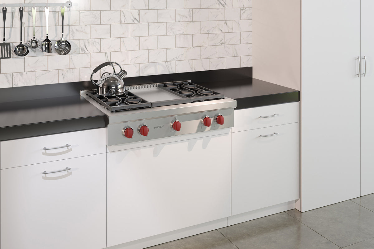 Wolf 91 cm 4 burner and teppanyaki rangetop