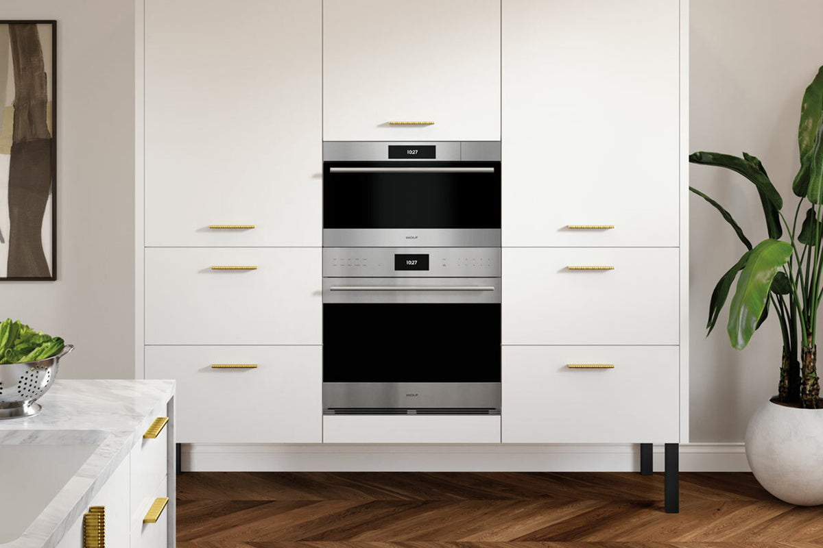Wolf E Series Transitional 76 cm convection steam oven