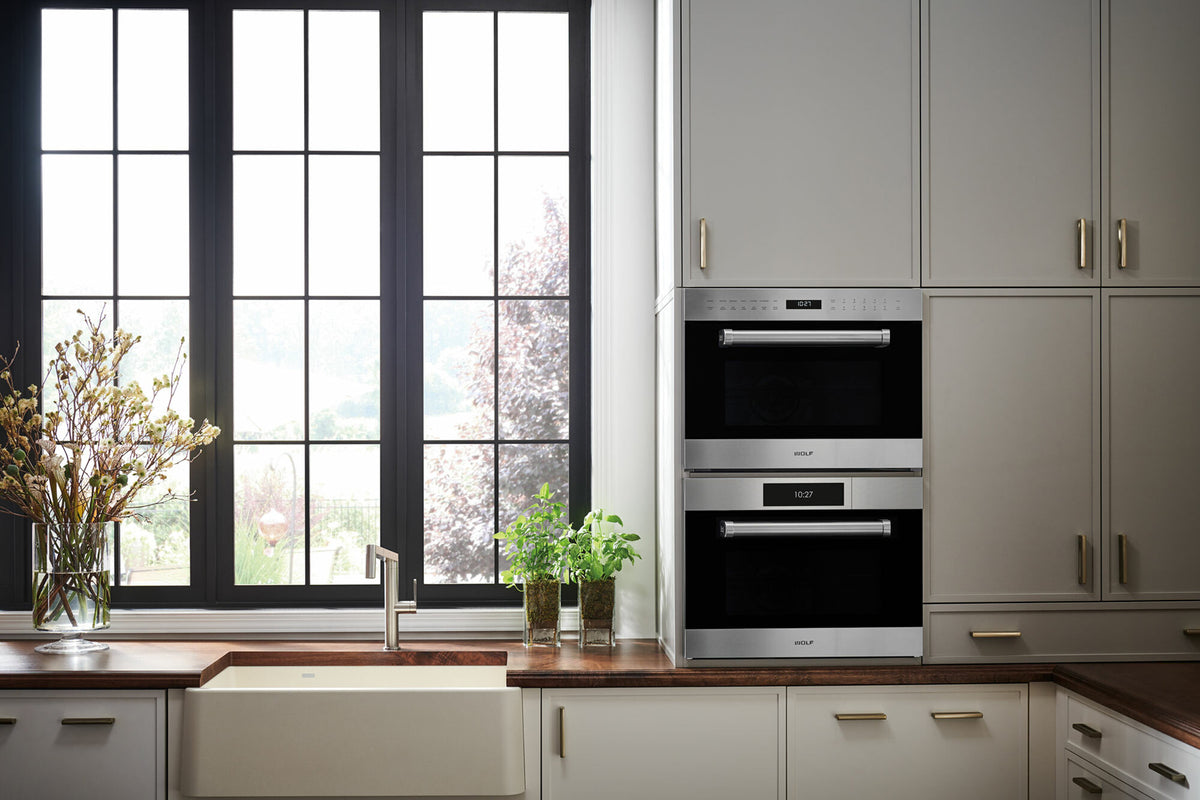 Wolf E Series Transitional 60 cm convection steam oven
